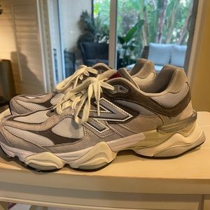 New Balance 9060 women’s 12 men’s 10.5